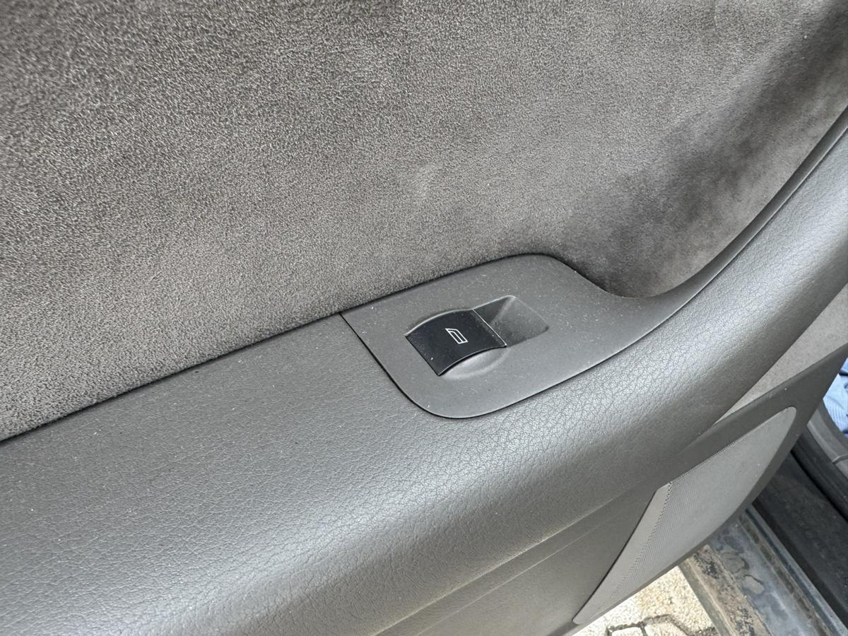Audi A4 8E original T&uuml;r hinten links LX7Z Delfingrau Metallic Kombi Rohbau Bj.2002